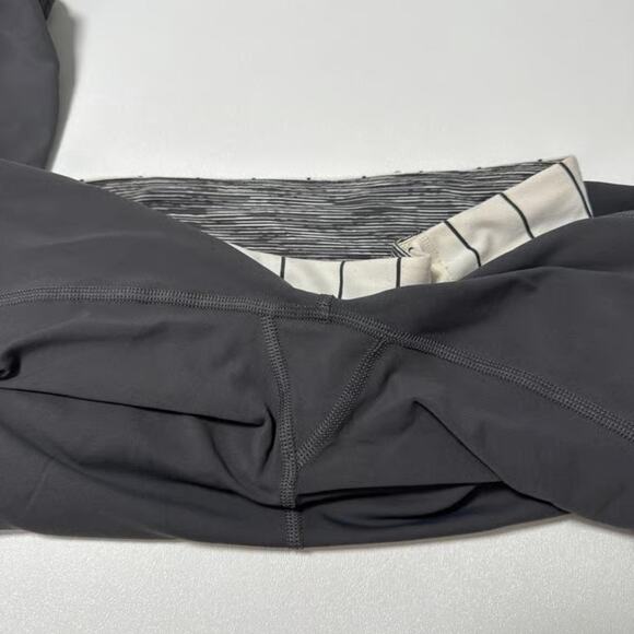 Lululemon Can't Stop Crop 23" - Picture 4 of 8